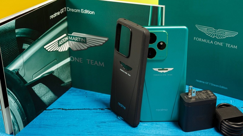 Eksklusifnya Smartphone Realme GT7 Aston Martin