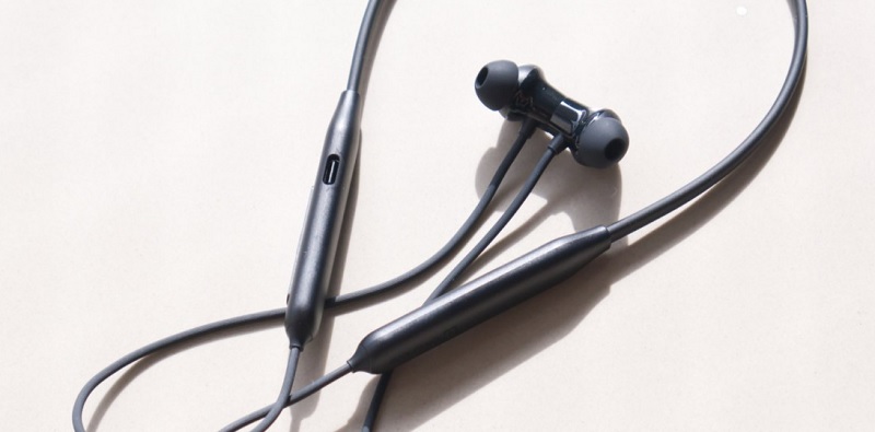 OnePlus Bullets Wireless Z3 Neckband Earphone Harga Terjangkau