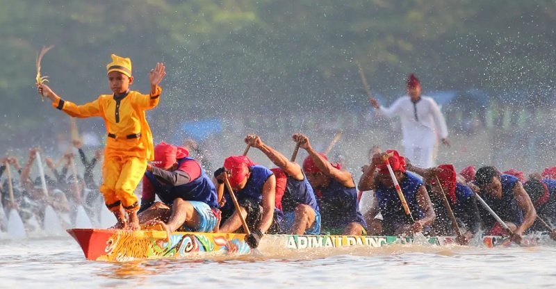 XLSMART Dukung Festival Pacu Jalur 2025 di Kuansing Riau