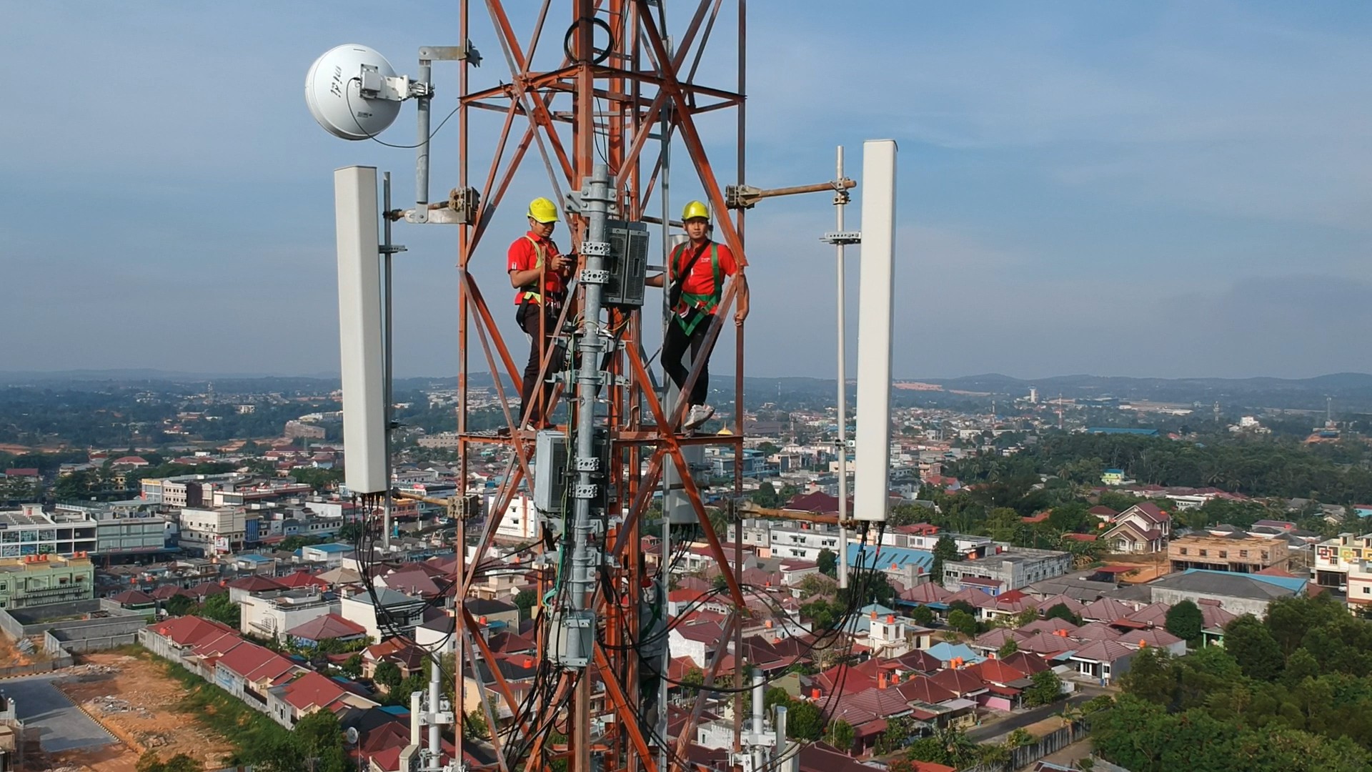 Laba Telkomsel Naik 8,3%